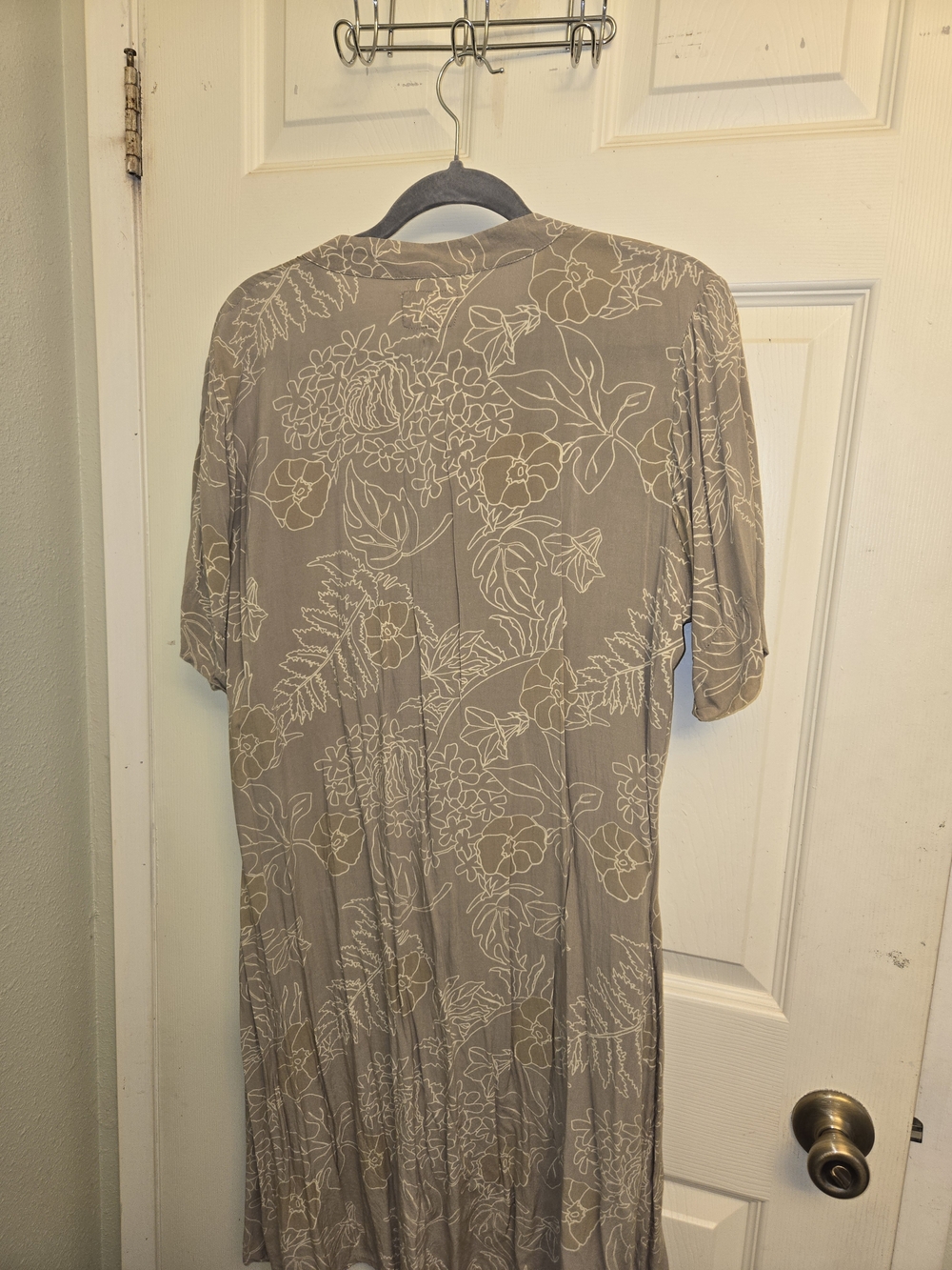 Waiwaolani Dress - Picture 2 of 5